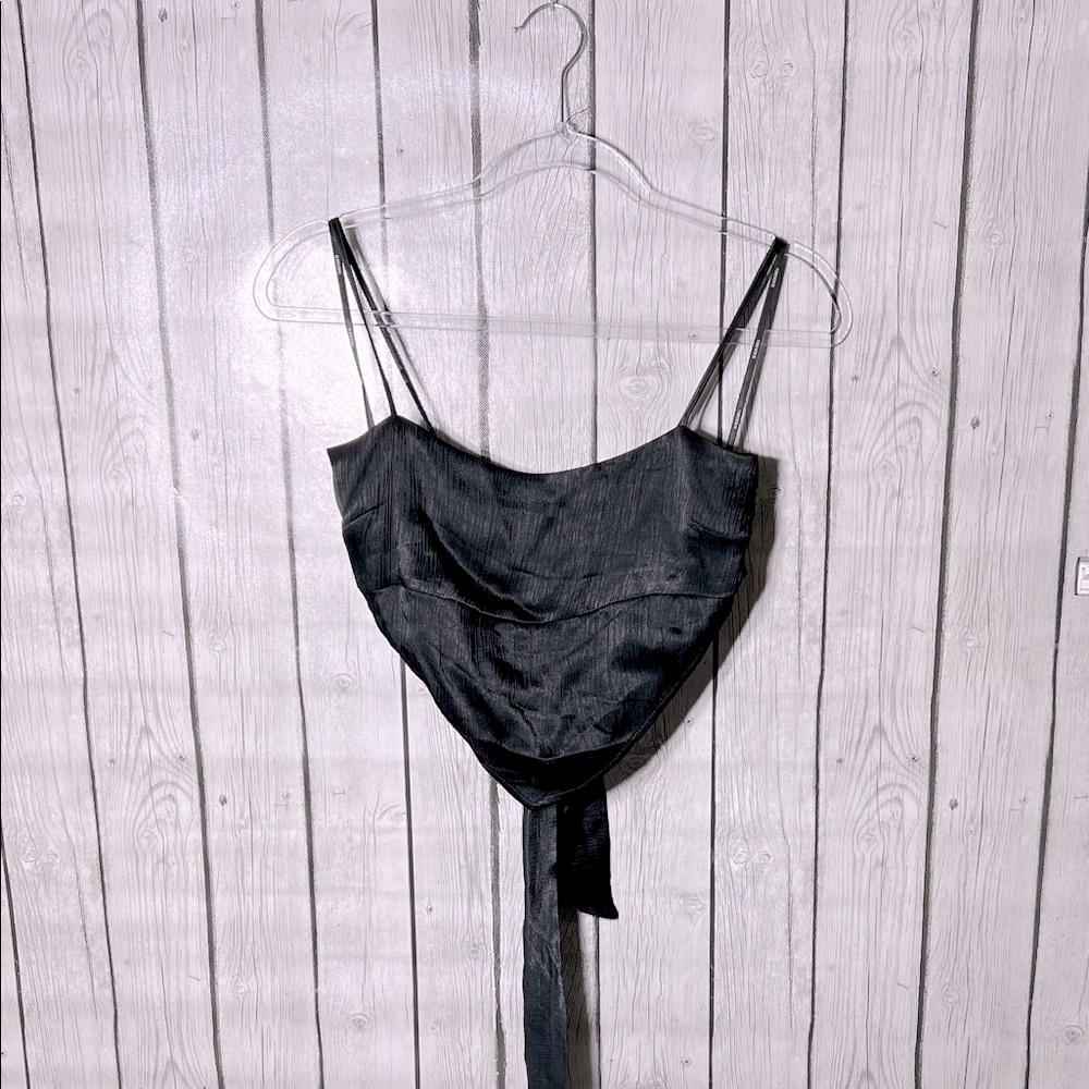 Forever 21 black woven cami crop top size medium